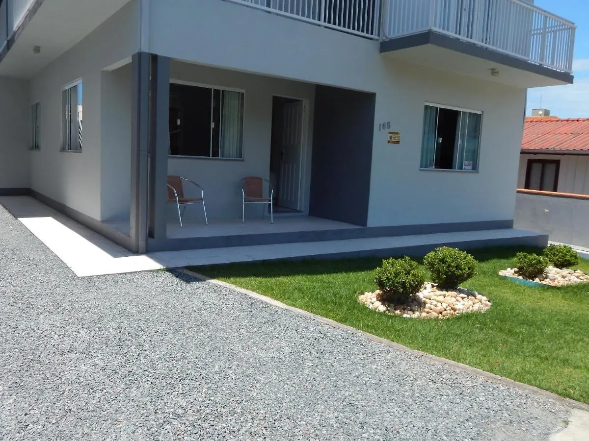 Villa Casa Ampla no Centro, Piso Térreo ou Superior Bombinhas